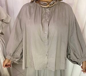 Chemise bouffante 
100% Cotton
Gris