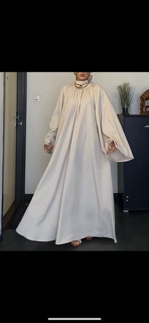 Robe large et évasé