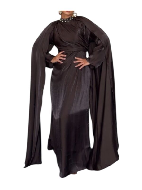 Robe col perlé et manche longue